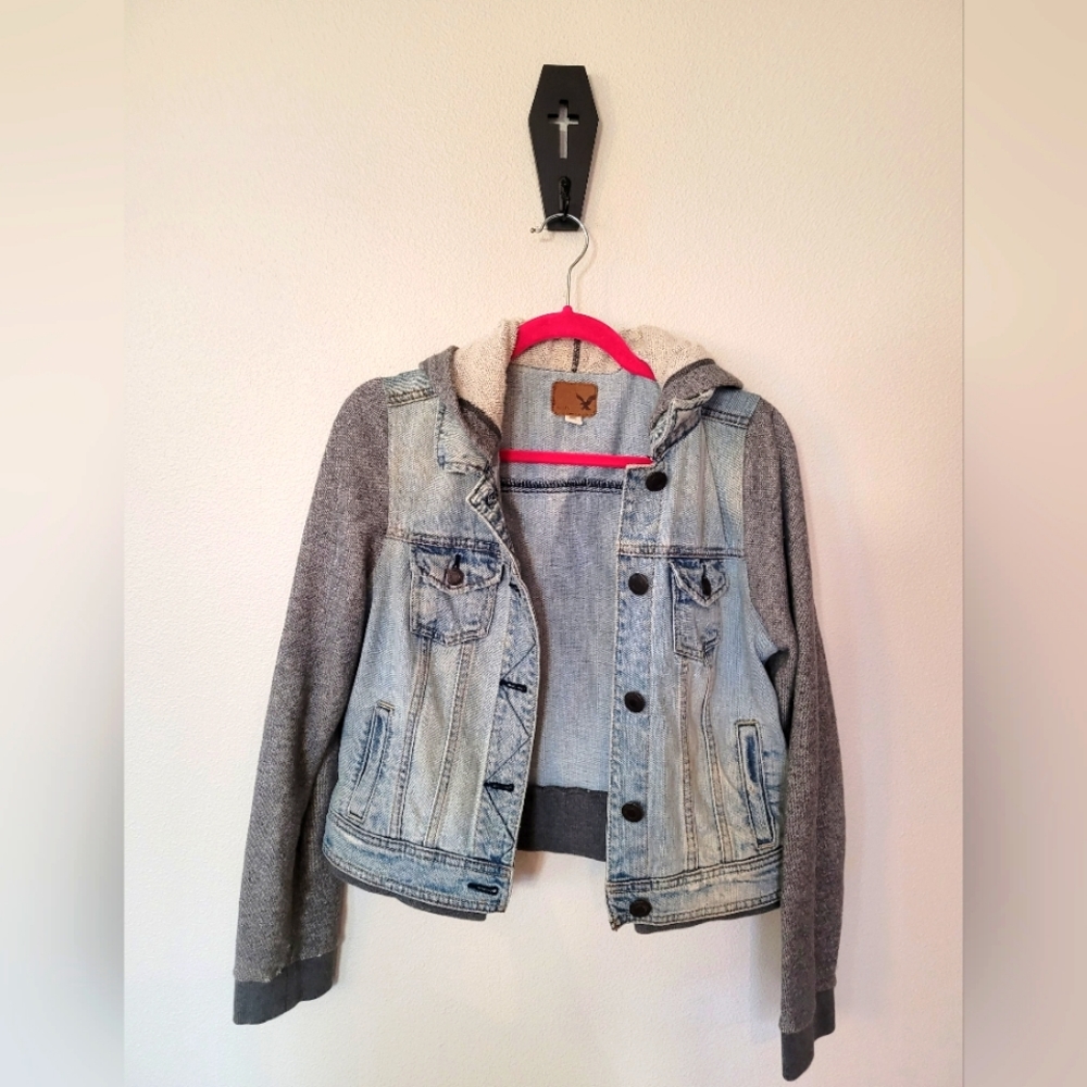 American Eagle Light-wash Womens Size M Hooded Denim Jacket